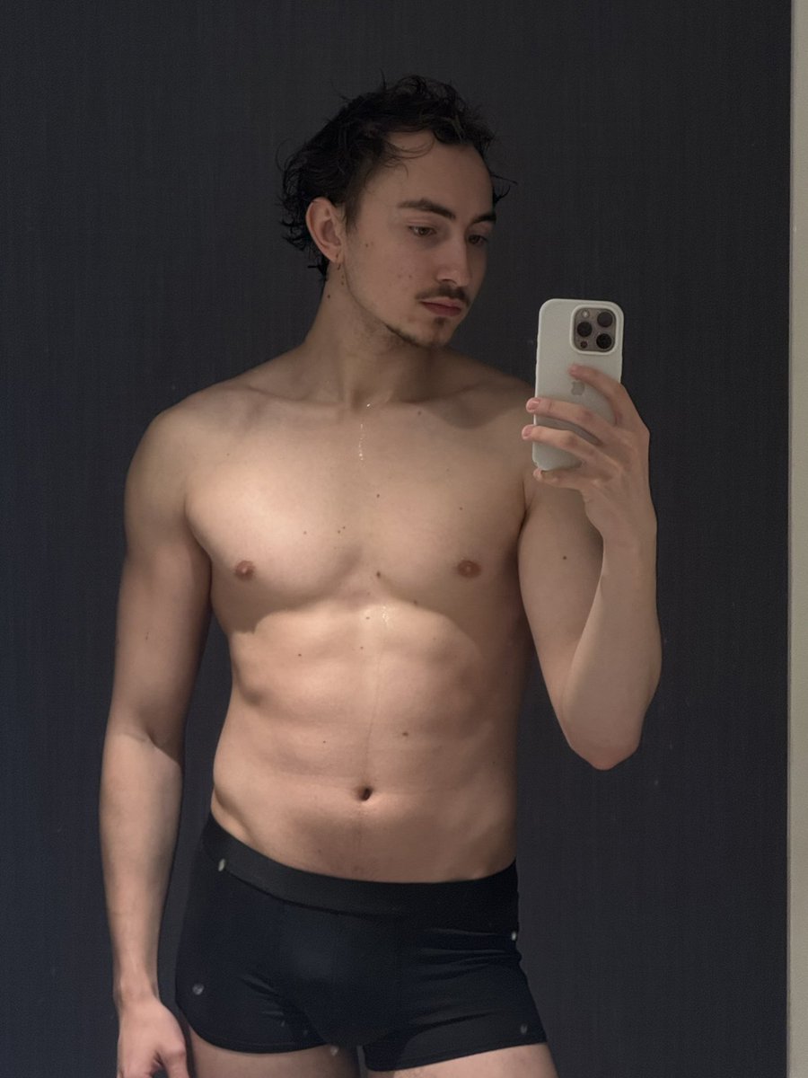 PavK000's tweet photo. Running is good cardio, but maybe you know some other options to lose calories? https://t.co/QKiwNbpqBY