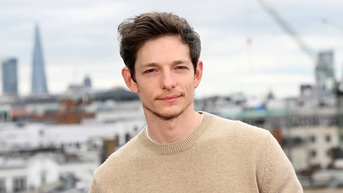 diariodoscooby's tweet photo. É que em breve completarei 15 anos...

Algumas páginas estão divulgando que o ator Mike Faist (34 anos ☠️) estaria em negociações para viver o Salsicha em 'Scooby-Doo: Origins'. 

A informação foi tirada do cu. https://t.co/NEydzV254s