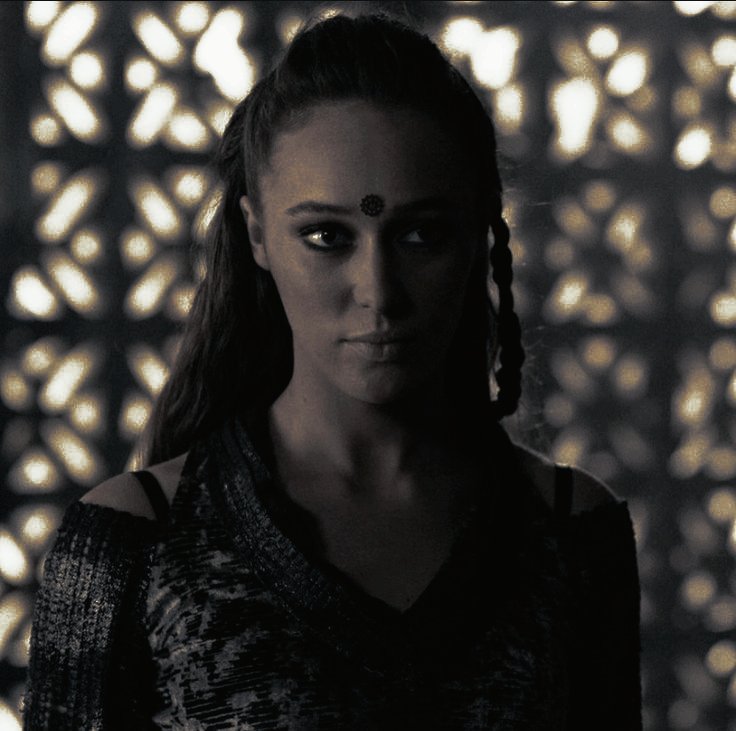 𝗟'𝕺𝗥𝗔𝗖𝗟𝗘. tweet media