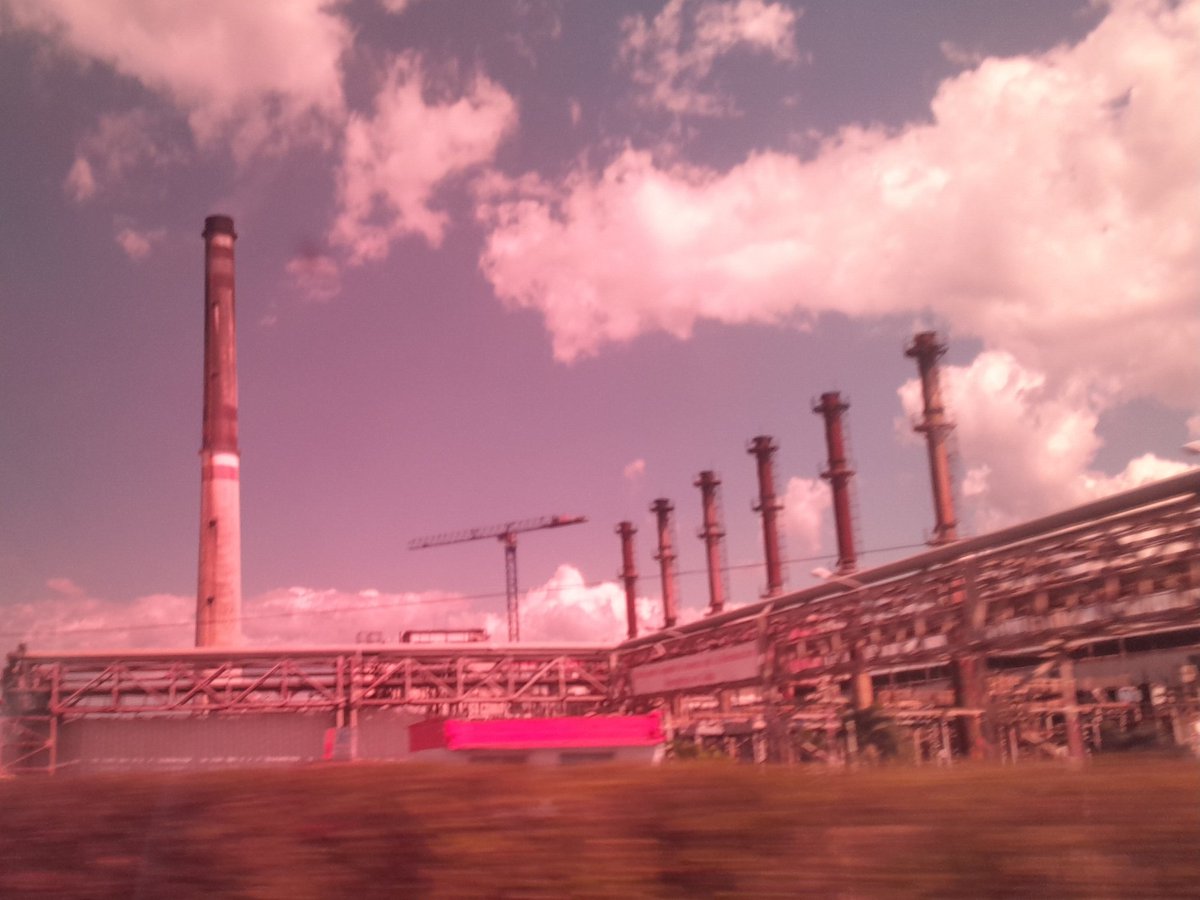 Obreros y técnicos de la CTE Felton, #Mayarí, ejecutan 21 acciones técnicas para iniciar el arranque de la unidad 1 en las próximas horas. Lavado de los CAR, revisión de válvulas y trabajos en la bomba B de agua de mar. Preven sincronización al SEN en la madrugada del miércoles.