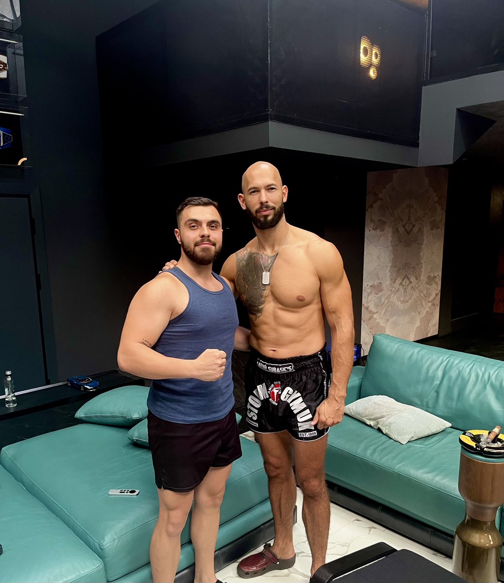 FadyScales tweet media