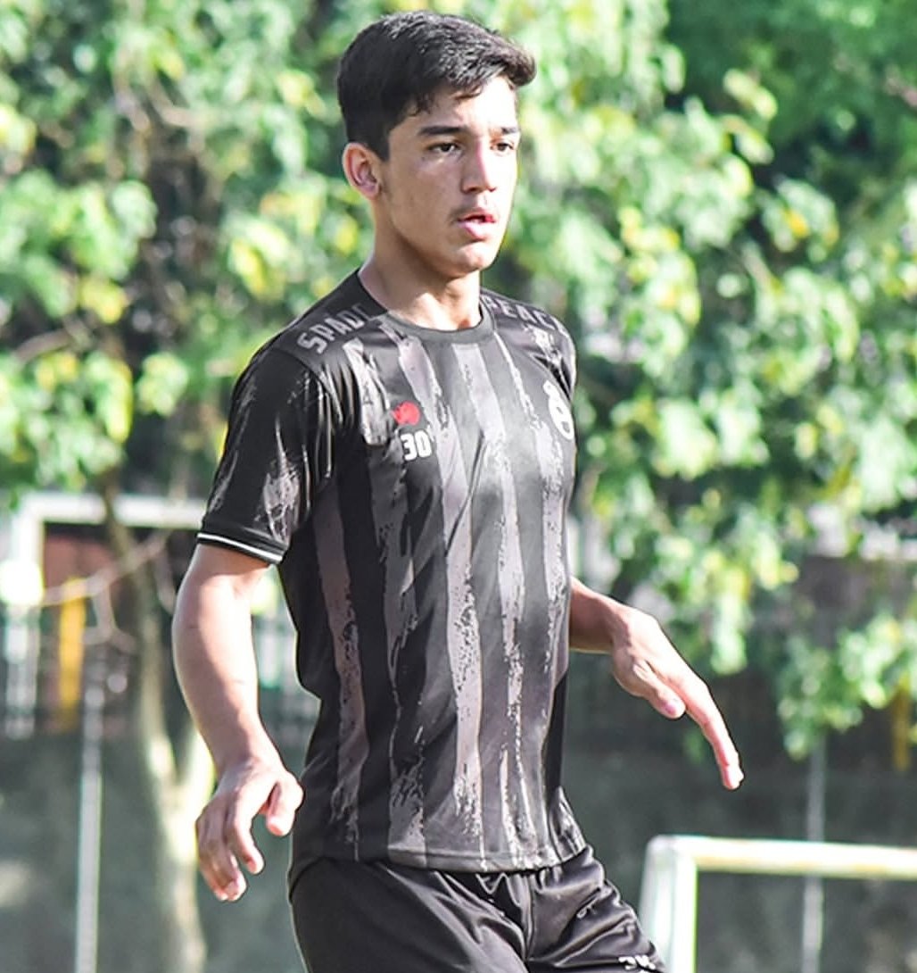 Enthusiastic Commentator tweet media