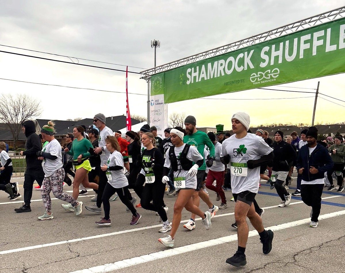 westchestertwp's tweet image. We hope you are having a happy St. Patrick's Day! About 2,000 of you started the celebration early at Saturday's Shamrock Shuffle, which supported the EDGE Teen Center. 

After the race, runners enjoyed many vendors on The Square and a wonderful Block Party!
#WestChesterOh