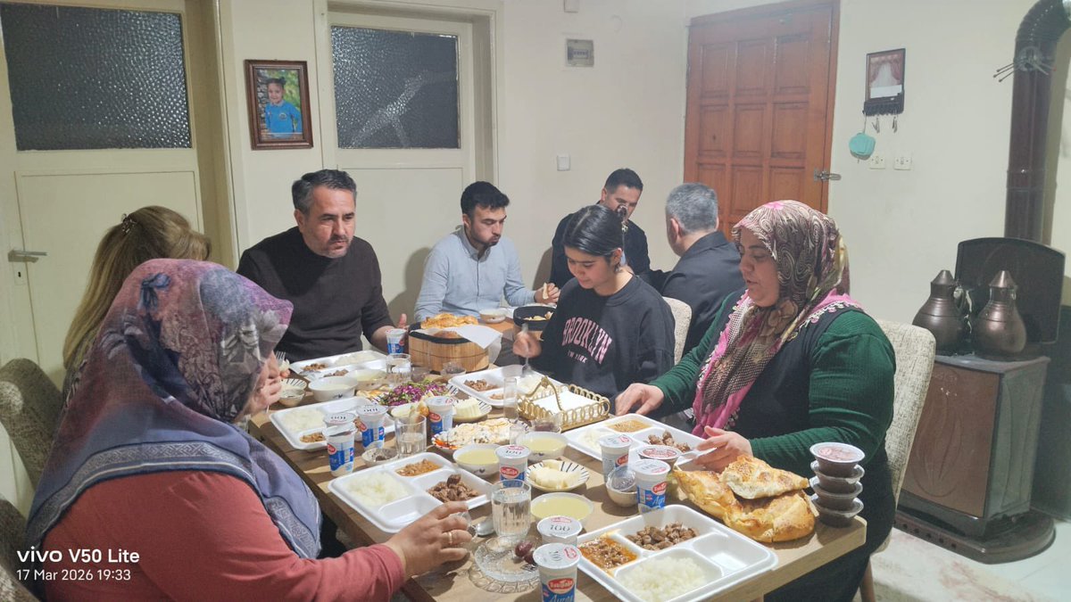 📍Cengizhan Mahallesi

İlçe Başkanımız Sn. <a href="/TarkanDuzman/">Tarkan DÜZMAN</a> ,yöneticilerimiz ve mahalle başkanımız, iftar programı kapsamında mahalle sakinlerimizden Pınar Akpınar hanım ve kıymetli ailesinin iftar sofrasına misafir oldular.

Nazik davetleri ve içten ev sahiplikleri için kendilerine