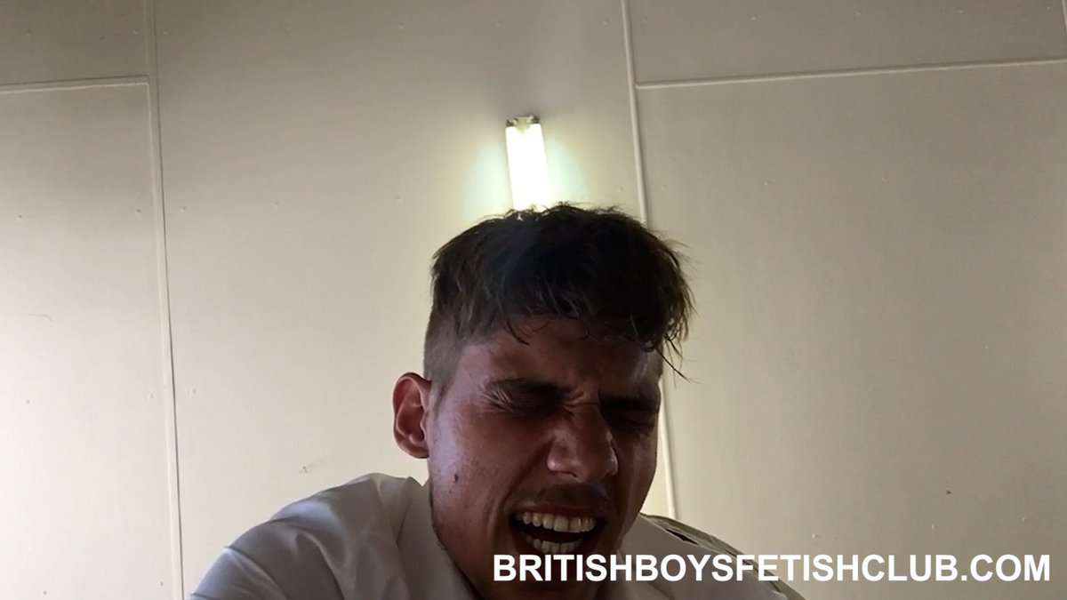 ConradSpanking tweet media