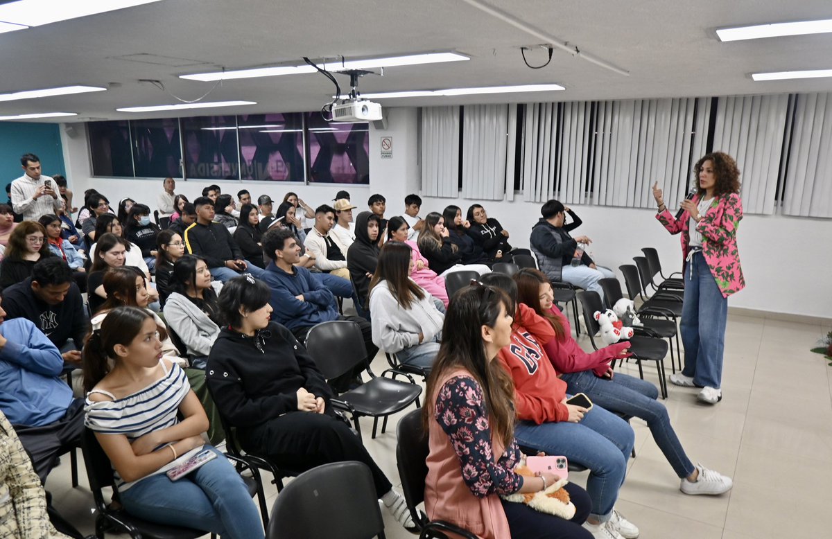 Denisse Ugalde tweet media