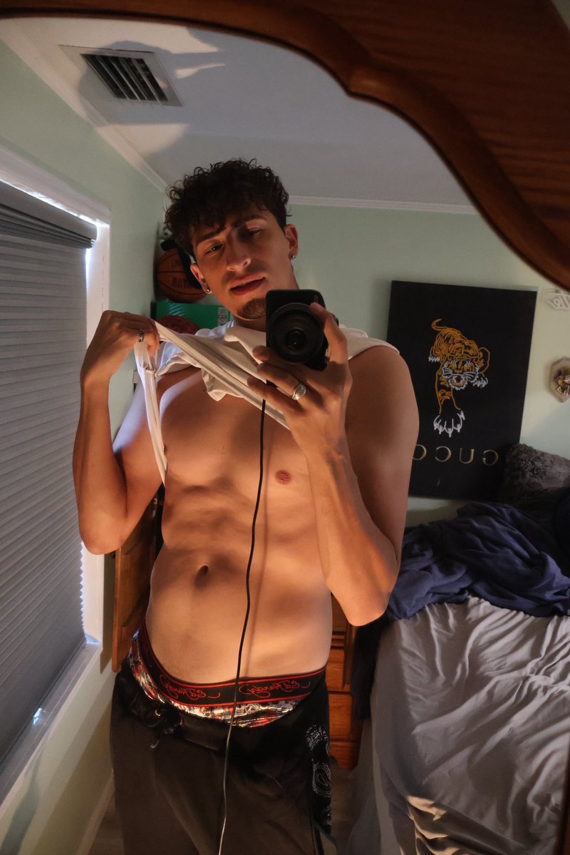 HungHooper tweet media