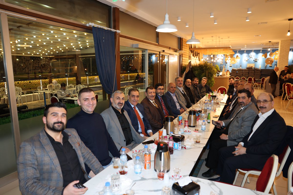 senersogut's tweet photo. Kocaeli Erzurumlular Vakfı’nın düzenlediği iftar programında ilçemizin değerli din adamlarımızla bir araya geldik. 

Ramazan ayının manevi ikliminde birlik, beraberlik ve kardeşlik duygularını pekiştirerek, yapılan dualarla gönüllerimizi buluşturduk. Bu anlamlı organizasyonda emeği geçen Kocaeli Erzurumlular Vakfı Başkanı Ahmet Önal ve yönetim kurulu üyelerine teşekkür ediyorum.