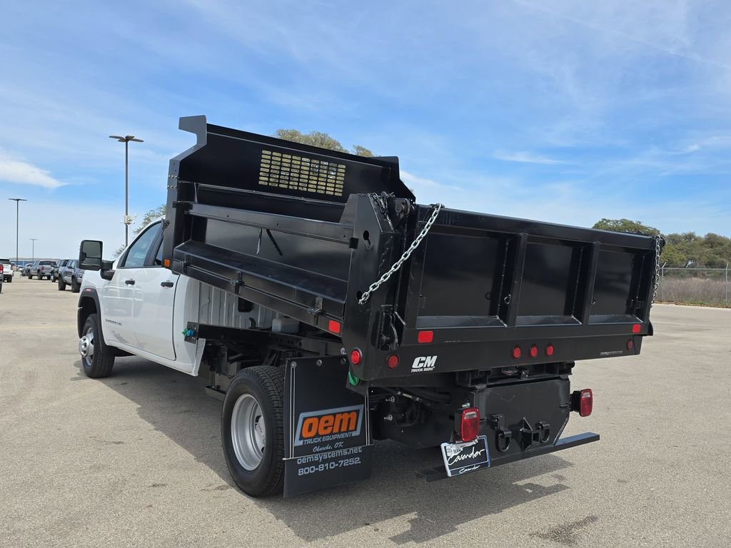 CavenderCBG's tweet photo. For businesses that need real strength, this 2025 GMC Sierra 3500 HD Chassis Cab offers professional-grade durability and dependable power built to handle the toughest job. Check out this GMC Sierra 3500 HD and more heavy-duty trucks available today: https://t.co/bYAv5rvdTc https://t.co/PjL4zoVhX9