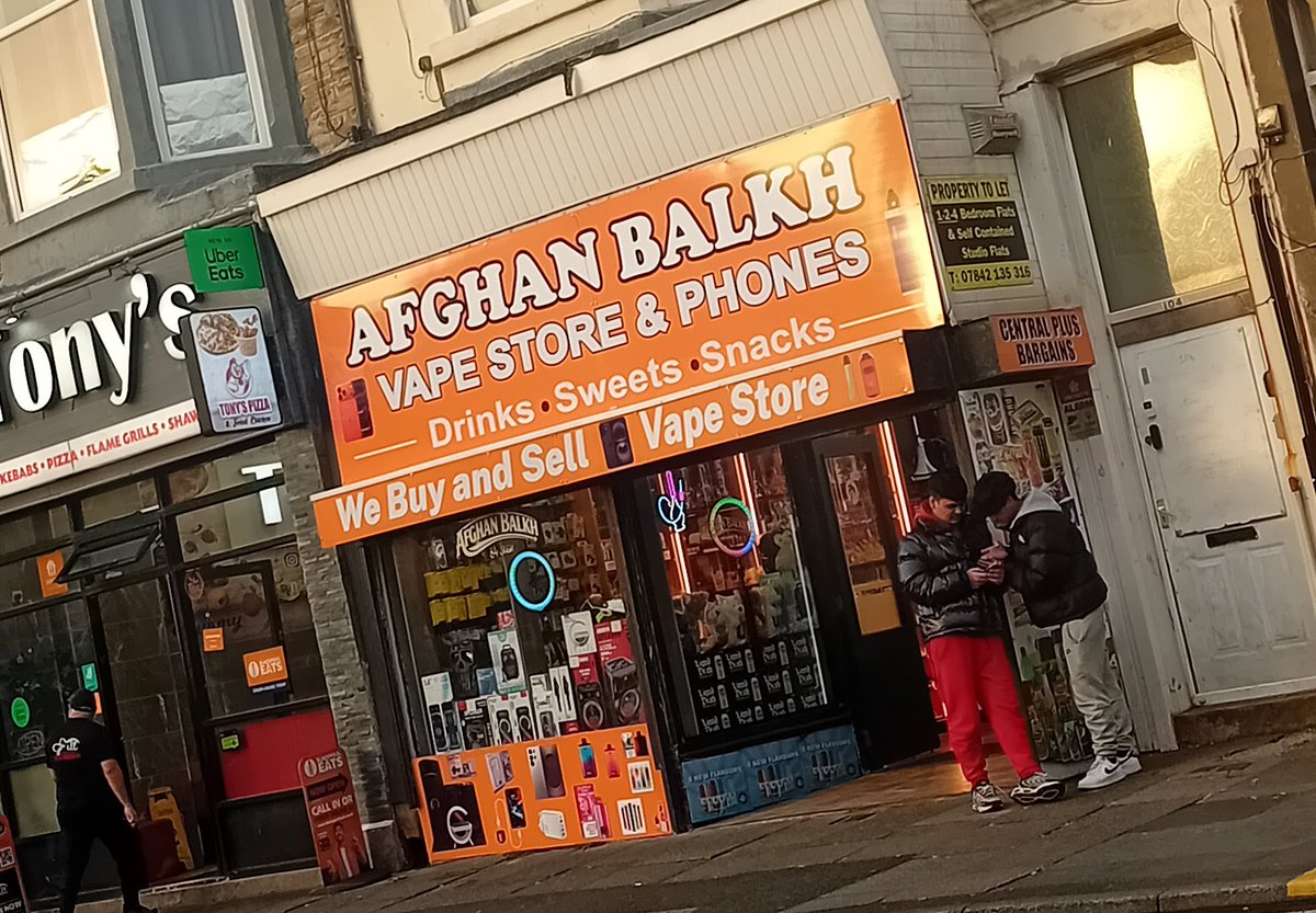 Spotted a New Afghan vape shop in Blackpool today. Took the car for a  service at the Nissan garage.
