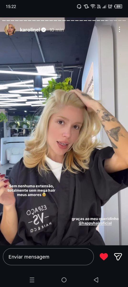 O cabelo da karoline tá muito lindo sem o mega,né? Uma boneca