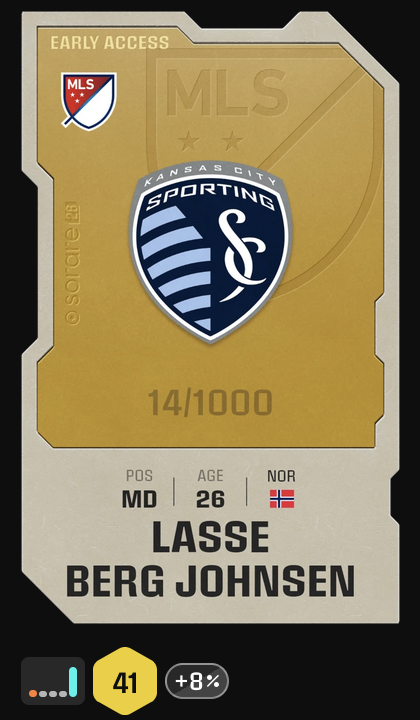 RadarFoot_'s tweet photo. 1️⃣ Lasse Berg Johnsen 🇳🇴

Le milieu norvégien (26 ans) débarque en MLS après 2,5 saisons solides à Malmö 👀

Profil ultra intéressant pour la ligue :
• Très propre à la passe (surtout jeu long) 🎯
• Cherche constamment la verticalité ⏩
• Capable de casser des lignes
• Solide dans les duels 💪

À Kansas, qui manquait clairement de qualité, il devrait s’imposer  comme une pièce clé aux côtés de Manu García 🧠

➡️ Première titularisation ce week-end : 1 but ⚽️ + grosse prestation

Son prix est encore bas… et ça ne devrait pas durer 📈
Même avec un calendrier compliqué (3/4 à l’extérieur), Kansas repose beaucoup sur ses individualités — et il pourrait vite devenir un moteur de l’équipe 🔑