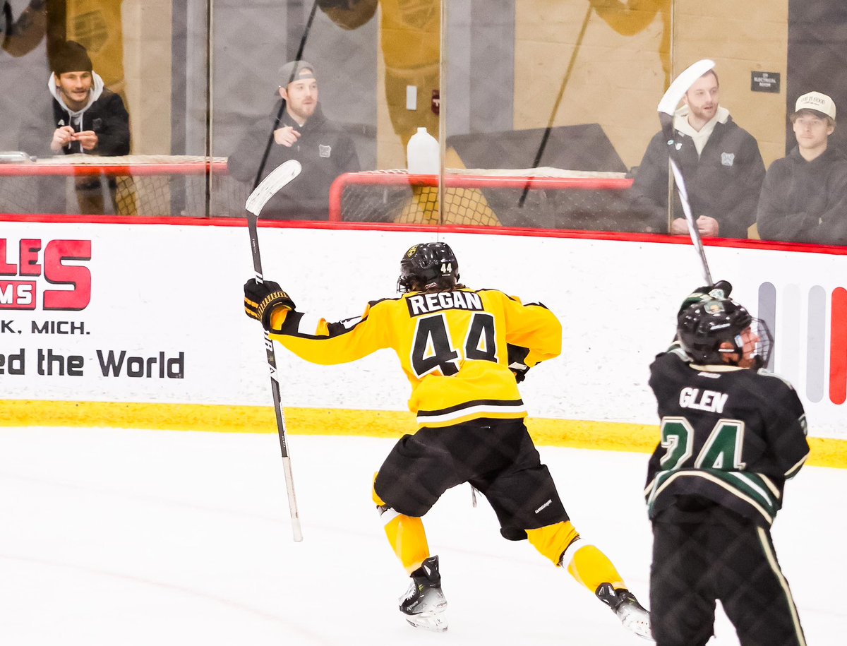 AdrianMD1Hockey's tweet photo. Dawgs vs. Cats, a tale as old as timeβ¦ and for all the marbles ππ€
One more to go, Dawgs Fam!!!! π€π
#CommitToExcellence #W2D https://t.co/zwQRsQvUkC