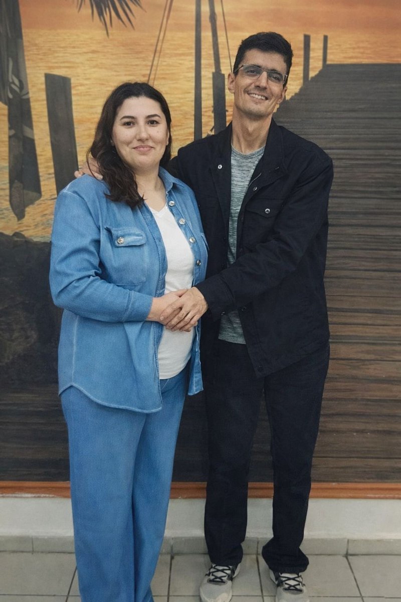 sevincozarslan's tweet photo. Adli Tıp Kurumu, MS hastası KHK’lı Mehmet Gürler’e, ikinci kez ‘cezaevinde kalamaz’ raporu verdi. 

Buna rağmen, tek başına kişisel ihtiyaçlarını bile göremeyen bir insanı tahliye etmiyorlar. 

HastaTutukluluk İşkencedir @adalet_bakanlik 

https://t.co/7Ij3xhhyYn https://t.co/hIkOh6ZAOx