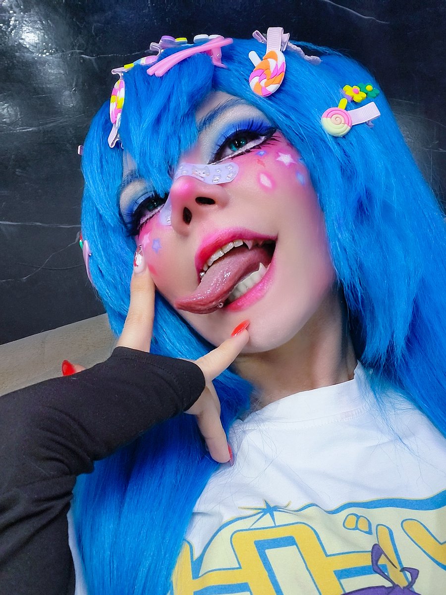 xenya_morph's tweet image. 🍭🍬🍰🧁🎂🍫

#miku #makeup