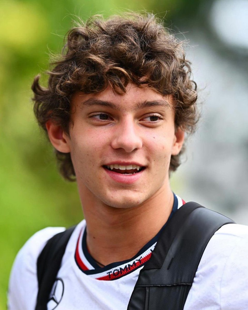 📁 (@bearnellifiles) on Twitter photo 