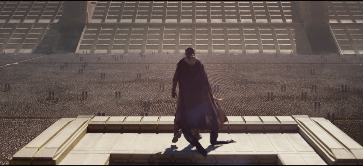 Columned tweet media