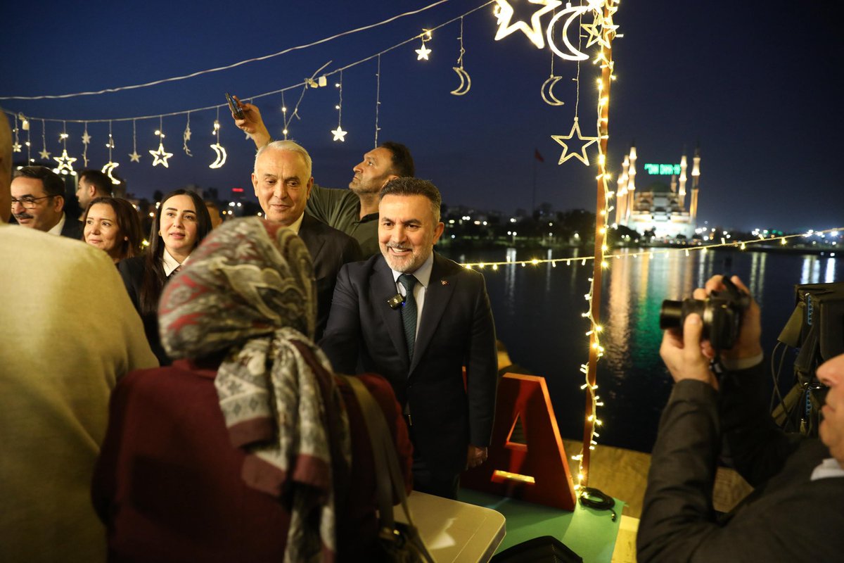 📍Adana / Taşköprü

Geleneksel Vefa İftarımızda, bu kutlu davaya gönül vermiş kıymetli yol arkadaşlarımız ve hemşehrilerimizle aynı sofrada buluşmanın huzurunu yaşadık.

Kuruluşundan bugüne kadar emeği, alın teri ve sadakatiyle bu davayı büyüten her bir kardeşimize şükran