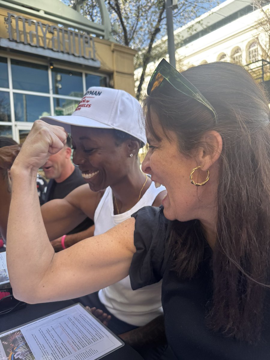 WomenAreReal tweet media