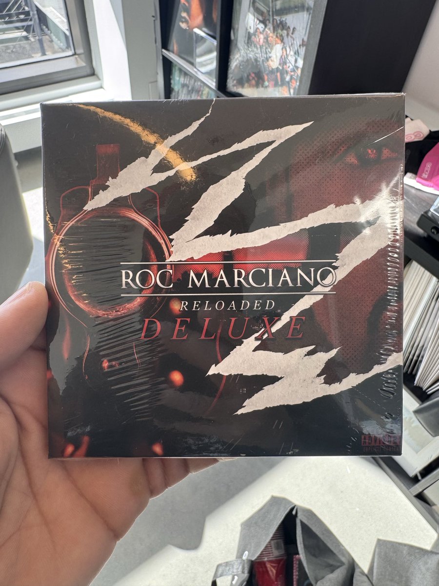 The BIG UFO tweet media