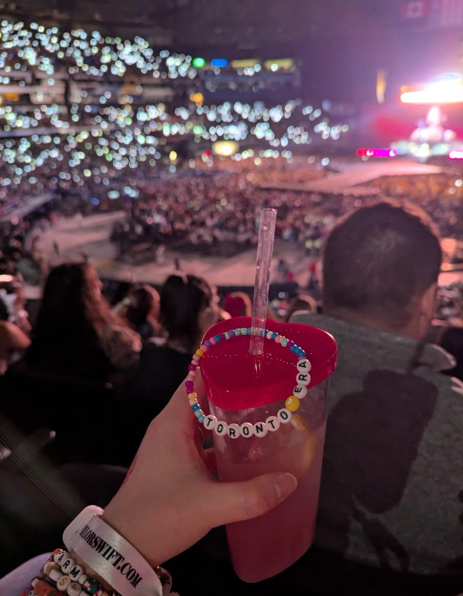 Emily 🌻 tweet media