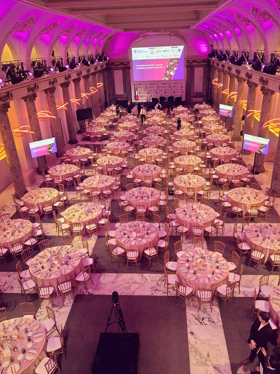 TorannF's tweet photo. Les préparatifs du dîner se finalisent dans une salle exceptionnelle.
La 15ème édition du #GalaSECU s'annonce mémorable https://t.co/nXCguy6DVr