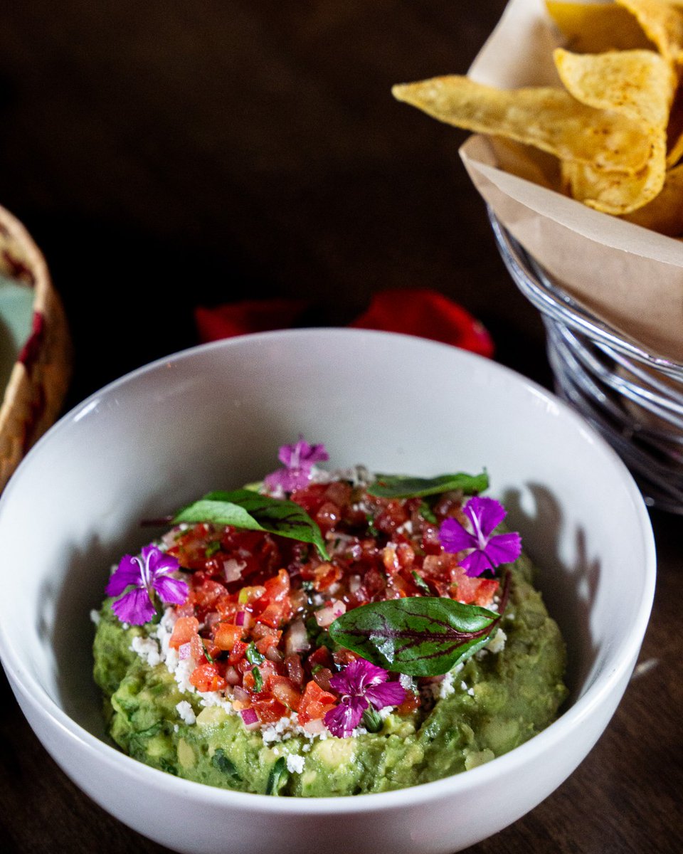 La Mona Rosa tweet media