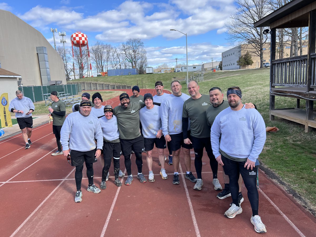FBINAAQuantico's tweet image. Session 297 completed the Yellow Brick Road this morning! A true test of their endurance as they prepare for graduation on Wednesday. Way to go! 💪🏆
#Session297 #YBR #FBINAA #FBINA