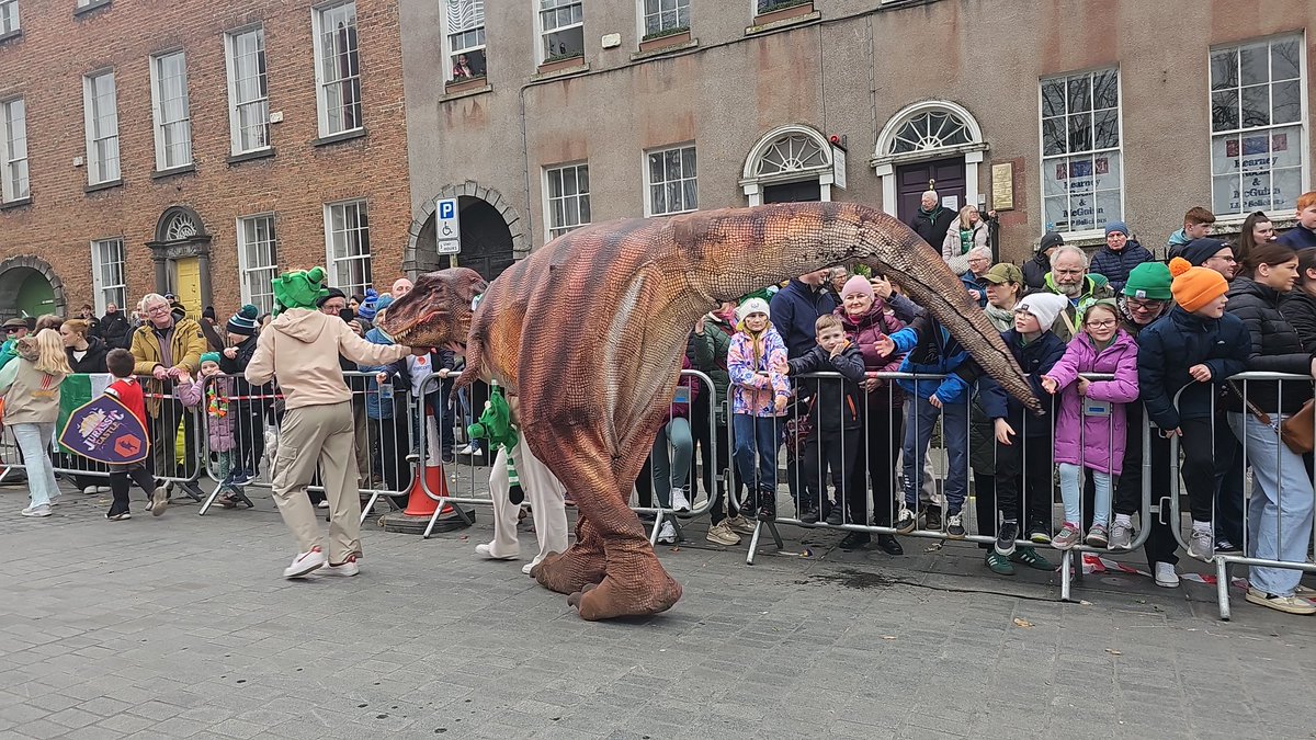 BeeNiBee tweet media