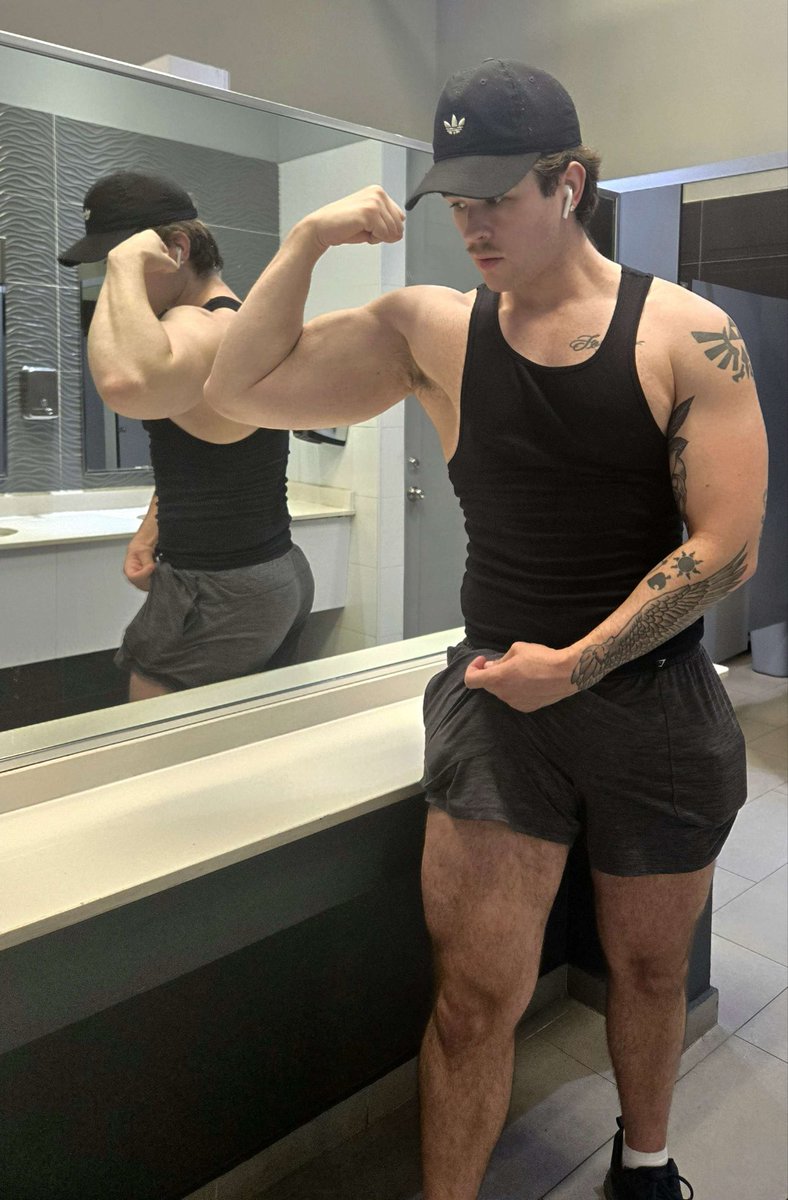 zackingball tweet media