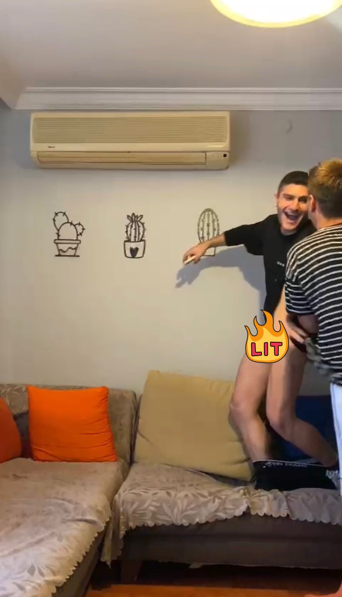 EmbarrassedMan tweet media