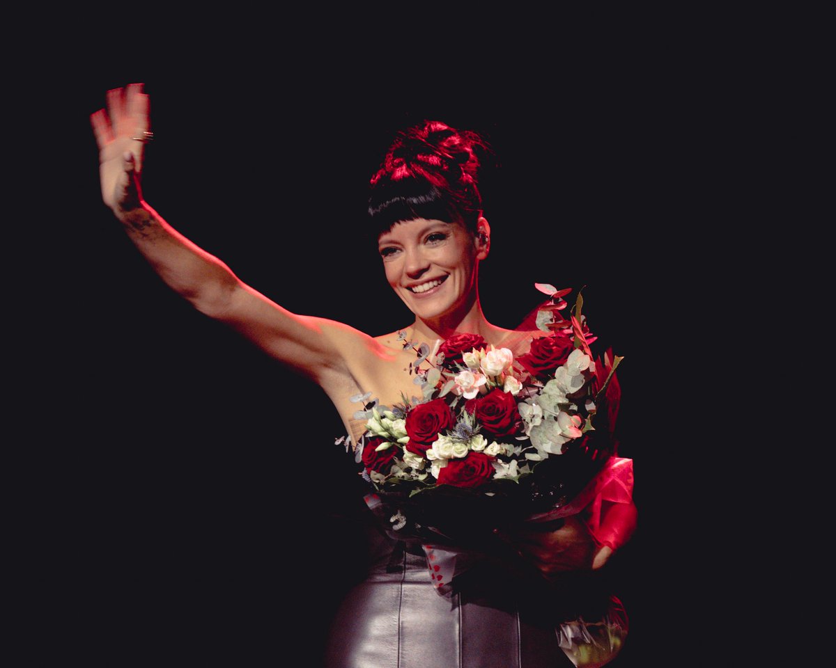 Lily Allen tweet media