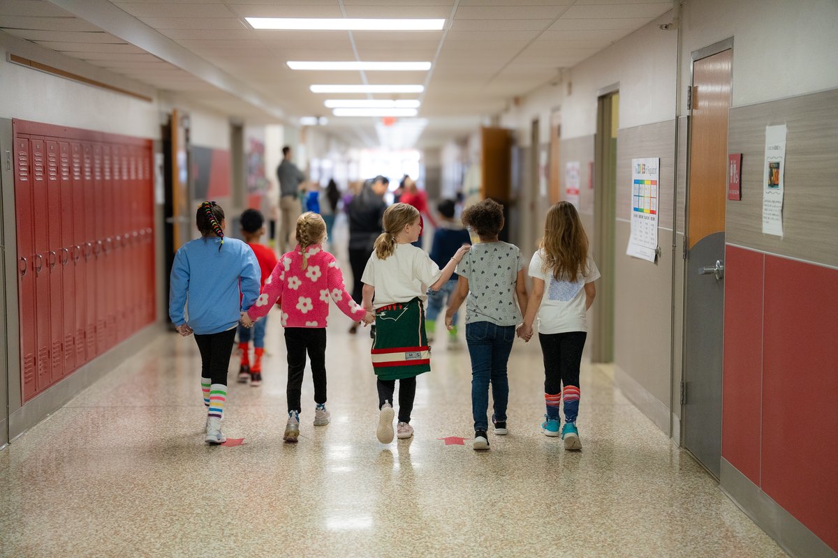 ISD347's tweet image. Wrapping up Read Across America Week &amp;amp; Dr. Seuss Week! 📚✨

Silly socks at Kennedy Elementary School, PJ Day at Lakeland Elementary School, and glow stick reading at Roosevelt Elementary School made it unforgettable! ❤️

#WillmarPublicSchools #ReadAcrossAmerica #DrSeussWeek