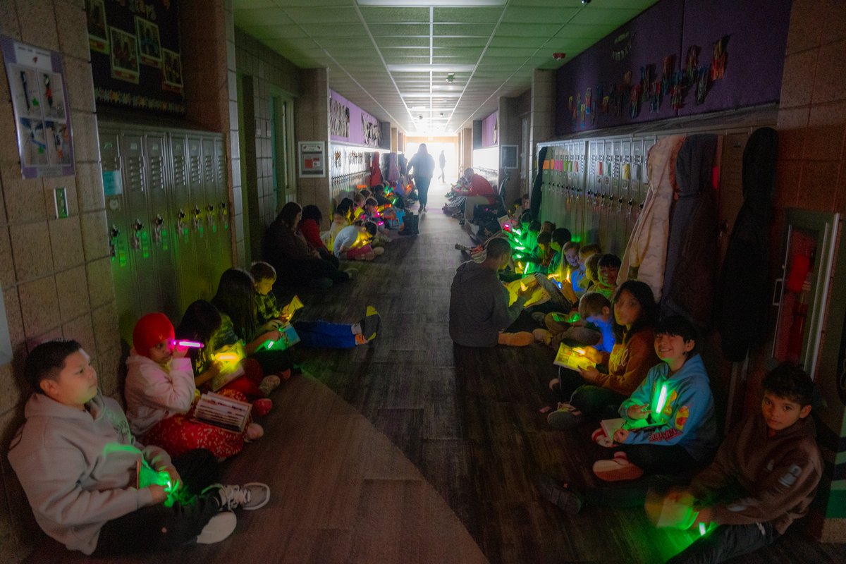 ISD347's tweet image. Wrapping up Read Across America Week &amp;amp; Dr. Seuss Week! 📚✨

Silly socks at Kennedy Elementary School, PJ Day at Lakeland Elementary School, and glow stick reading at Roosevelt Elementary School made it unforgettable! ❤️

#WillmarPublicSchools #ReadAcrossAmerica #DrSeussWeek