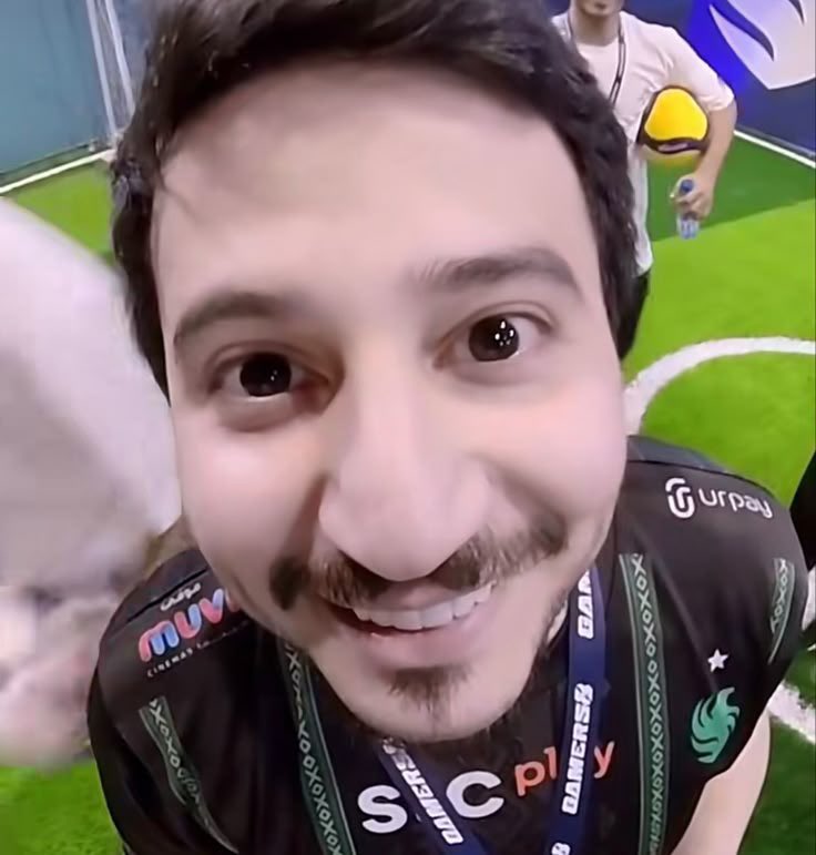 ☈ | 6 R B A N tweet media