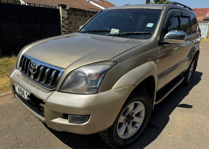 deboxe_chris's tweet photo. 2005 
Prado j120 
3,000cc 
Diesel ⛽️ 
Asking price 1.37M 
Location Ridgeways.
Number 0740761280 https://t.co/l0mnNKMA2x