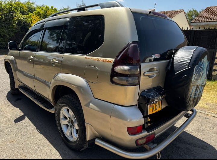 deboxe_chris's tweet photo. 2005 
Prado j120 
3,000cc 
Diesel ⛽️ 
Asking price 1.37M 
Location Ridgeways.
Number 0740761280 https://t.co/l0mnNKMA2x