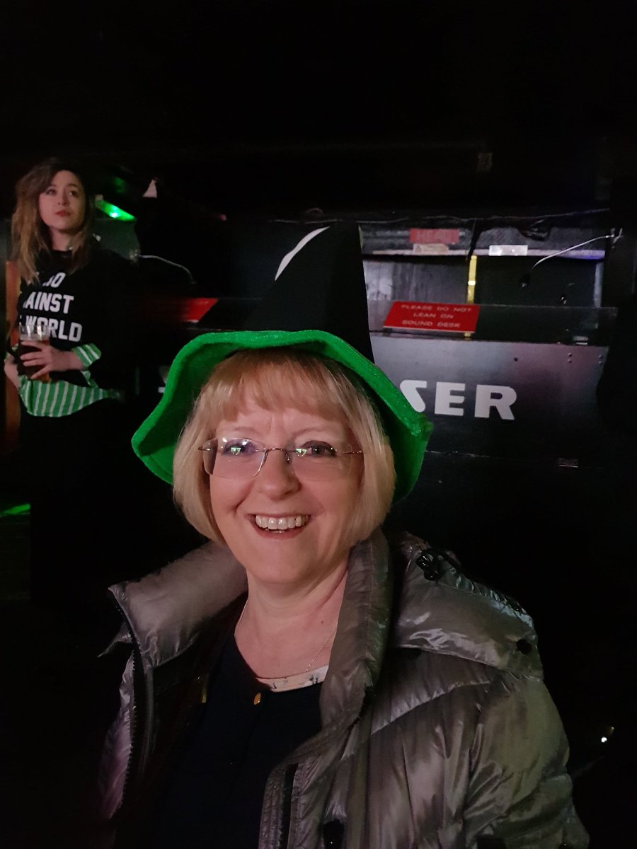 Day 17. Walk In Her Name. Now over £9300 raised for <a href="/OvarianCancerUK/">Ovarian Cancer Action</a> in memory of Humum. 
And here's a picture of Humum on this day in 2018
Justgiving.com/page/beautiful…