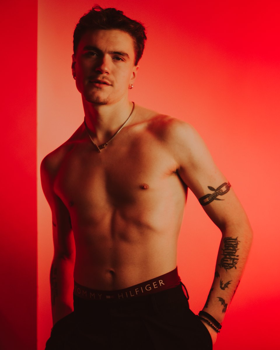 mathieusatr's tweet photo. Encore plus de rouge et de @JarodDbs  sur Insta ;) 

IG Mathieusautourphotographie

https://t.co/zeqETv3InM https://t.co/ZoL4MUJc19