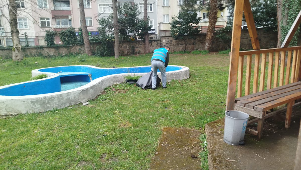 Okulların tatil olduğu dönemde yükümlüler kamu hizmeti kapsamında Çıtlakkale Ortaokulu ve Atatürk Anadolu Lisesinde temizlik faaliyeti gerçekleştirdiler. 
#cte
#DenetimliSerbestlik
#kamuhizmeti