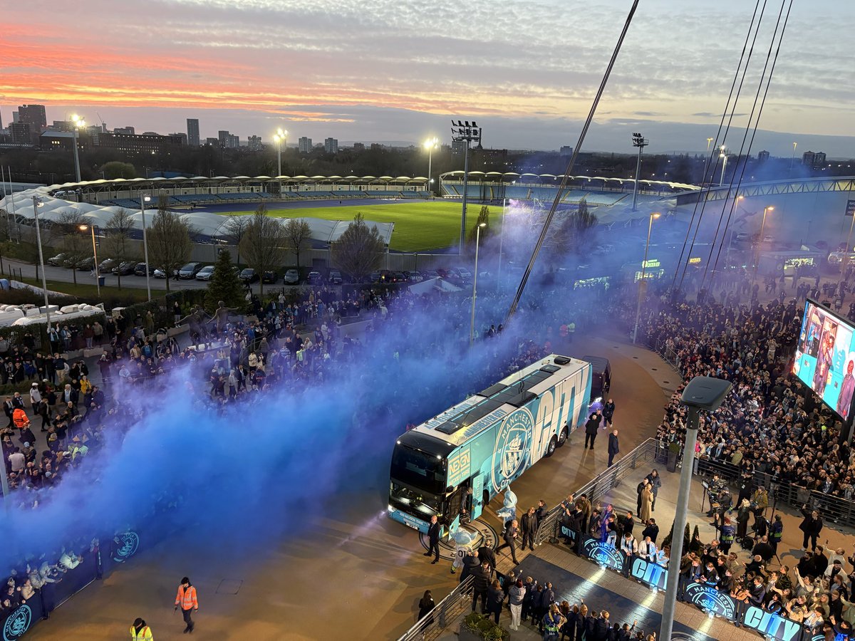 COME ON CITY!!! 🔵⚪️🔵⚪️ #UCL 

📸 <a href="/Jack_Gaughan/">Jack Gaughan</a>