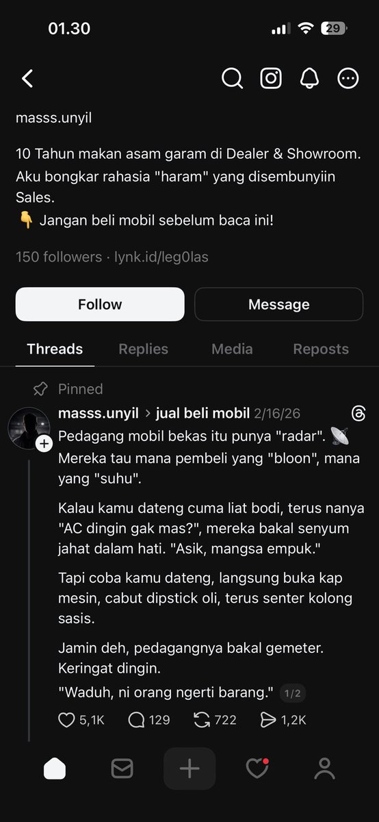 alsjournall's tweet photo. #Intinyadeh

Semua konten Hanif berasal dari karya yang di jual orang orang seharga 23 ribu, dia jadiin konten sendiri tanpa ngasih credit ke penulis aslinya, demi cuan monetasi 23 jutanya.

Contohnya thread dia yang bahas mobil. Di Thread ada orang yang paham soal jual beli mobil, orang tersebut jualan panduan biar ga ketipu dan jadi hemat pas jual beli mobil.

Hanif beli buku panduan tersebut seharga 23 ribu. Terus dia curi konten hook pecipta panduannya, dia tambahin rangkuman buku yang dia beli, dalam bentuk thread.

Lumayan kan, monetasi 23 juta hasil pake karya orang seharga 23 ribu tanpa ngasih credit sama sekali.
