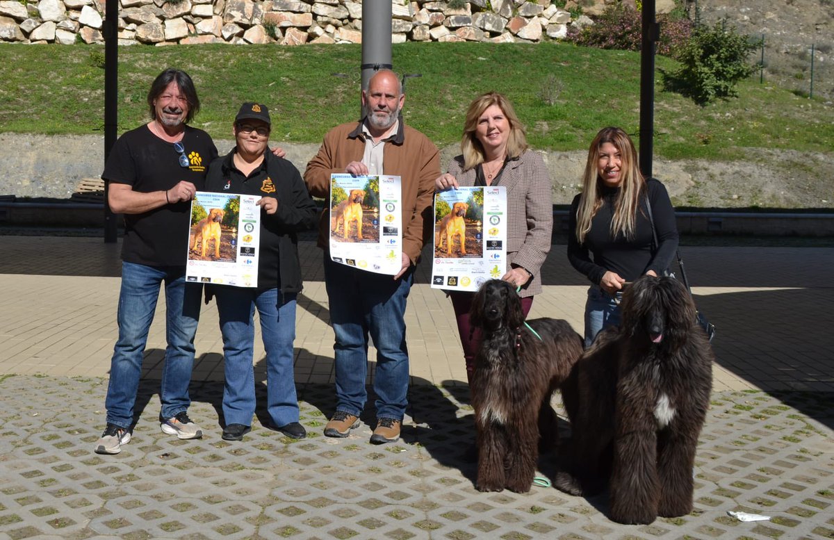 SocCaninaCSol's tweet photo. Presentación del Concurso Canino de #Coin.Antonio Lucena Ríos, Conc de Sanidad y M Ambiente, António Solano de Huellas Terapéutic.VicePresi SCCS Miriam Villalta y Socias  Sonia Revilla,Cintia Claros @La_SER @CSurNoticias @CanalMalagaRTV @canalsur @RadioMarcaMLG @CulturaCoin https://t.co/Stuvf8TEY4