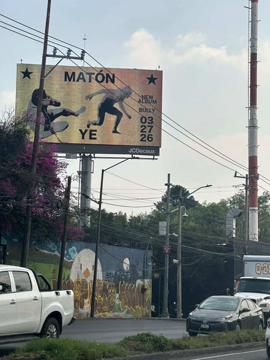 YEFANATICS tweet media