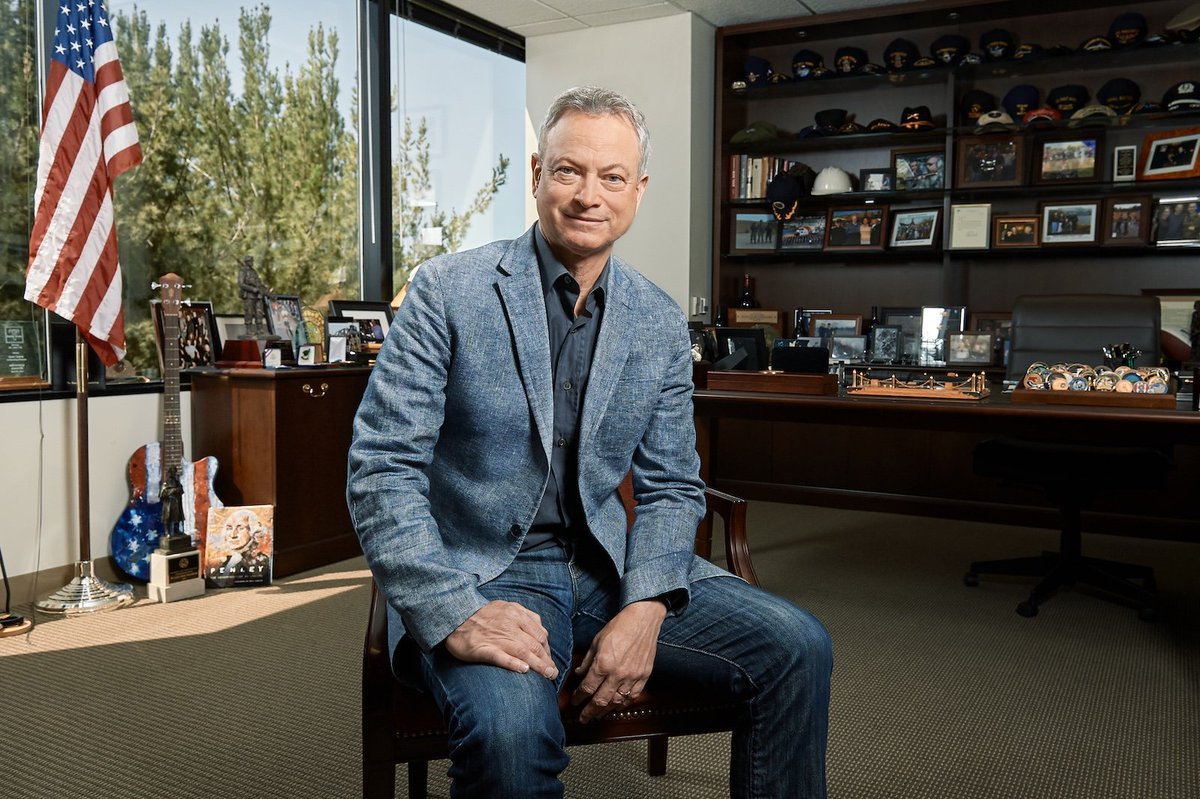 JuanC_Rdgz's tweet photo. 📺 Happy Birthday Gary Sinise 🎂📺
#GarySinise #ForrestGump #LieutenantDanTaylor #CSINY #DetectiveMacTaylor #CaptainAmericaTheWinterSoldier #SmithsonianNarrator #HappyBirthdayGarySinise https://t.co/cMD3xlE97S