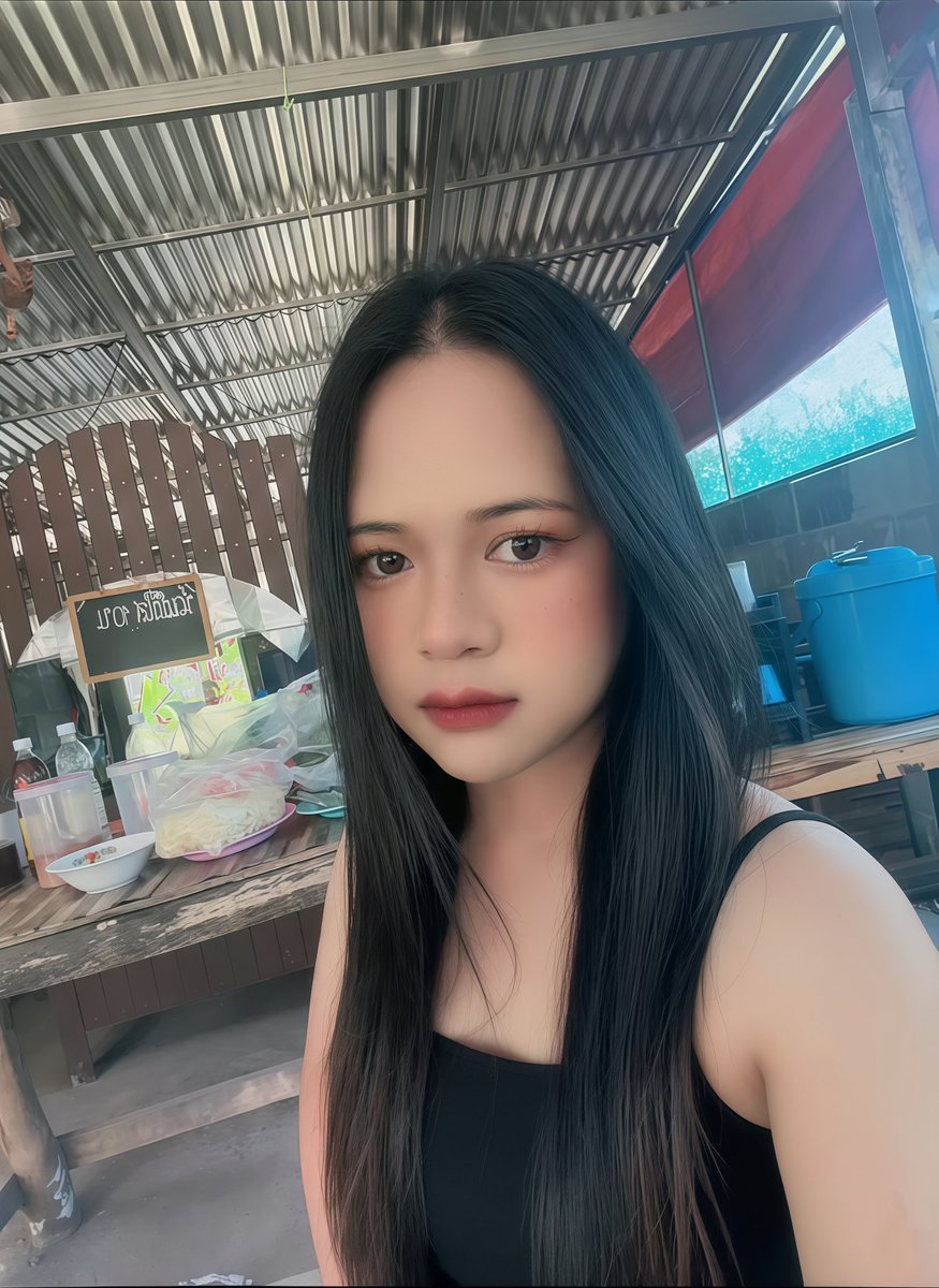 นิ นิว tweet media