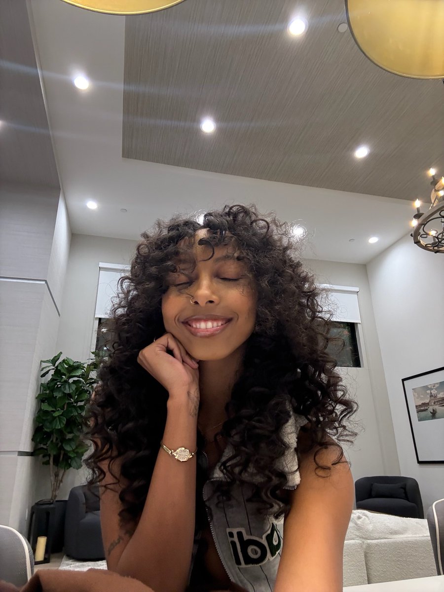 GIRLFRIEND tweet media