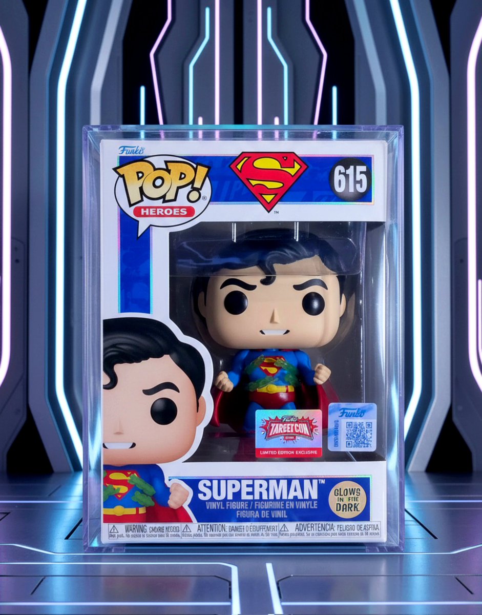ADriftingNerd's tweet photo. My #TargetCon GITD Funko PoP! #Superman arrived. Thankfully undamaged as @Target just put it loose in a shipping box unprotected. 
@OriginalFunko retailers need to do better when shipping. Use sorters, bubble wrap etc.

Pic 1 edit
Pic 2 actual https://t.co/YleOjS8OUe