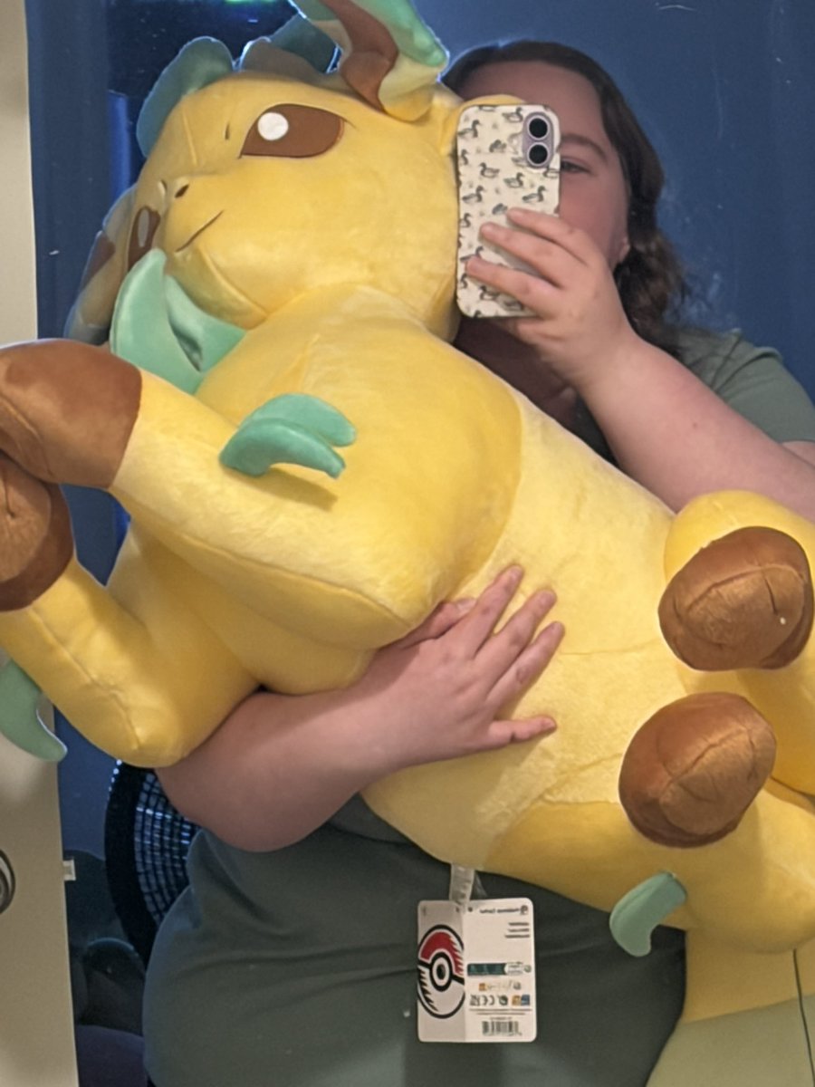 Moonstar2314's tweet photo. My life size Leafeon arrived today!!! https://t.co/xT5GbcOy6M