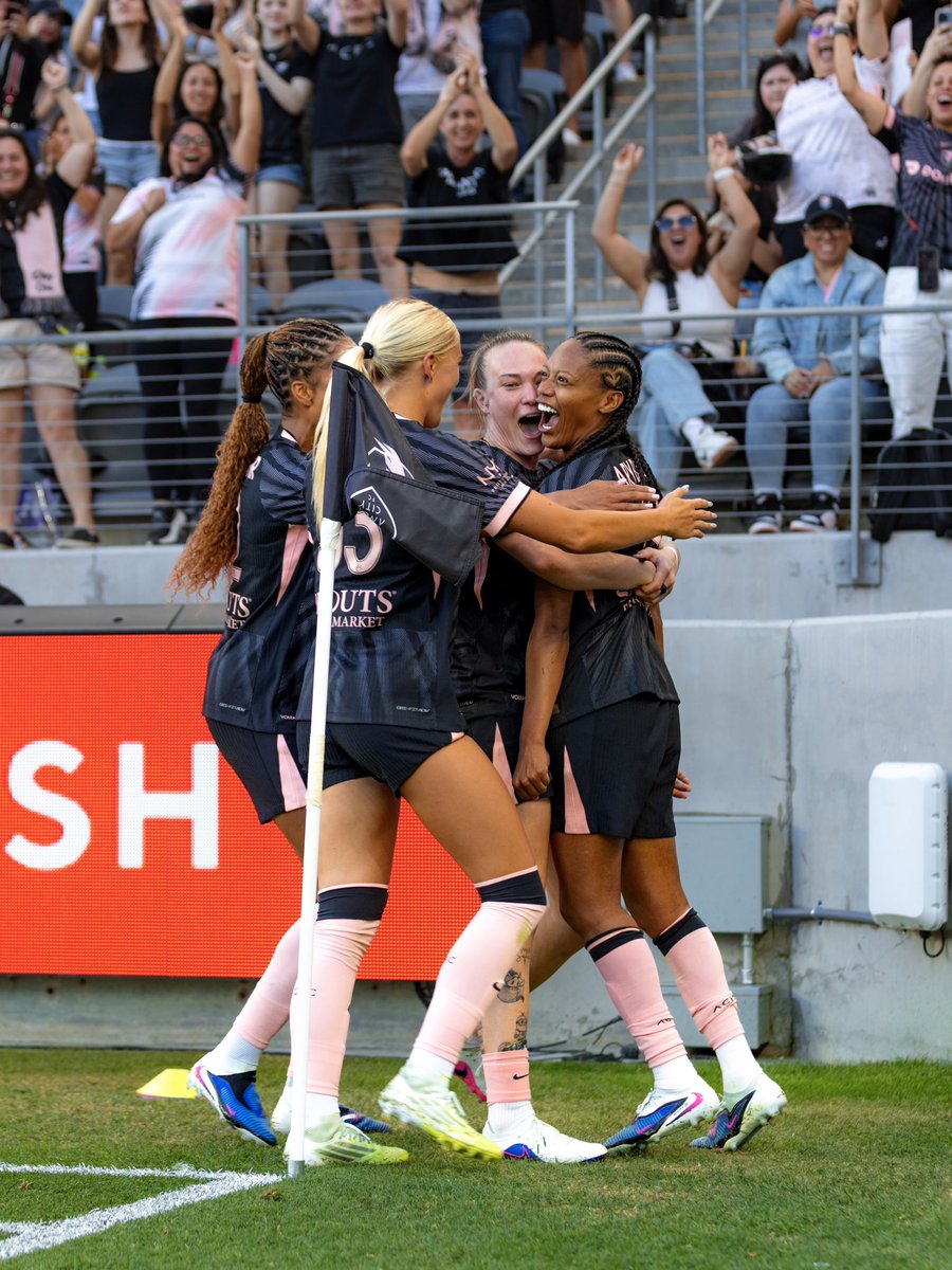 BMO Stadium tweet media